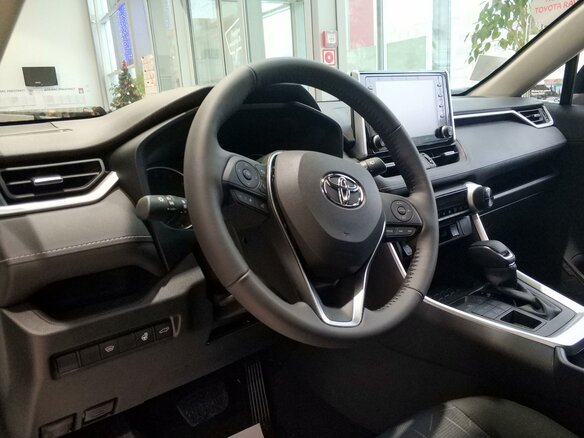 2021 Toyota RAV4 V (XA50), белый - вид 3