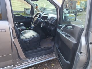 2005 Nissan Serena III (C25), серый, 550000 рублей, вид 4