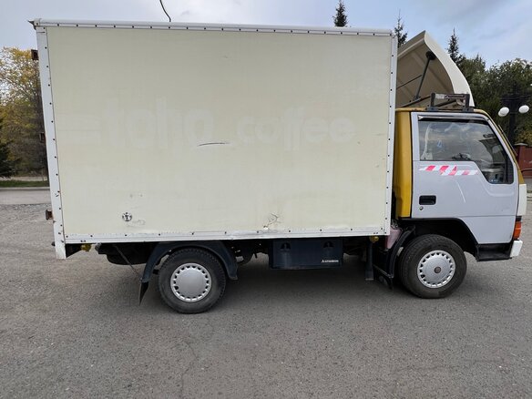 1990 Fuso (Mitsubishi) Canter, жёлтый, 650000 рублей - вид 7