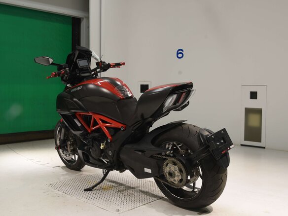2015 Ducati Diavel Carbon, красный, 1550000 рублей - вид 7