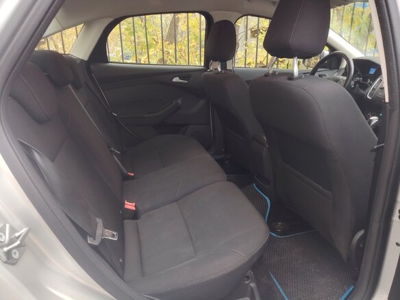 2016 Ford Focus III Рестайлинг, серебристый, 1200000 рублей - вид 16