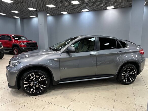 2013 BMW X6 35i I (E71) Рестайлинг, серый, 2200000 рублей - вид 3