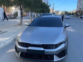 2023 Kia K5 III Рестайлинг, серый, 4900000 рублей, вид 1