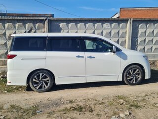 2010 Nissan Elgrand III (E52), белый, 2570000 рублей, вид 2