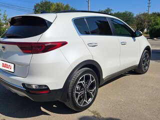 2020 Kia Sportage IV Рестайлинг, белый, 3090000 рублей, вид 4