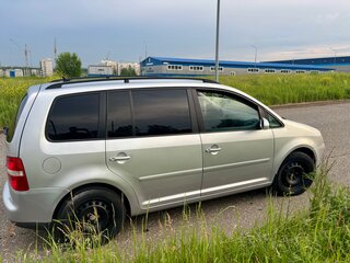 2005 Volkswagen Touran I, серебристый, 560000 рублей, вид 4