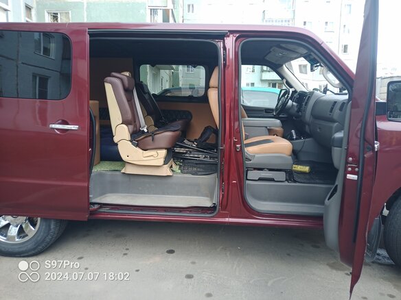 2012 Nissan NV-Series (1500/2500/3500), пурпурный, 2150000 рублей - вид 29