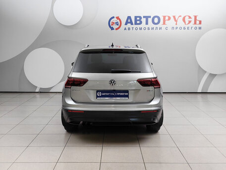 2020 Volkswagen Tiguan II, серый, 2998000 рублей, вид 4