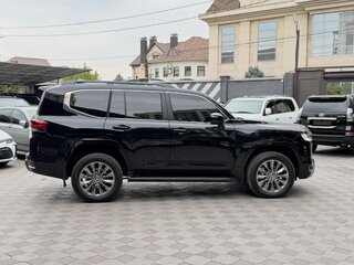 2026 Toyota Land Cruiser 300 Series, чёрный, 14131000 рублей, вид 3