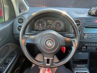 2011 Volkswagen Golf Plus II, красный, 650000 рублей, вид 4