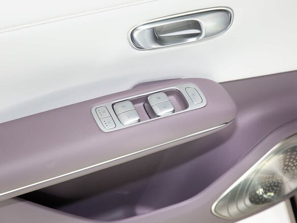 2026 Changan Qiyuan A06 28.39 kWh, серебристый, 2620000 рублей - вид 15