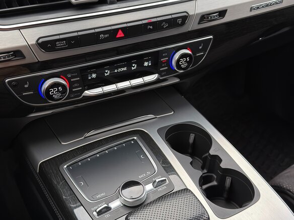 2016 Audi Q7 II (4M), серый, 4350000 рублей - вид 12