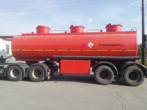 2010 НефАЗ П/п цистерна, красный, 500000 рублей