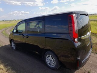 2015 Toyota Noah III (R80), чёрный, 1800000 рублей, вид 4