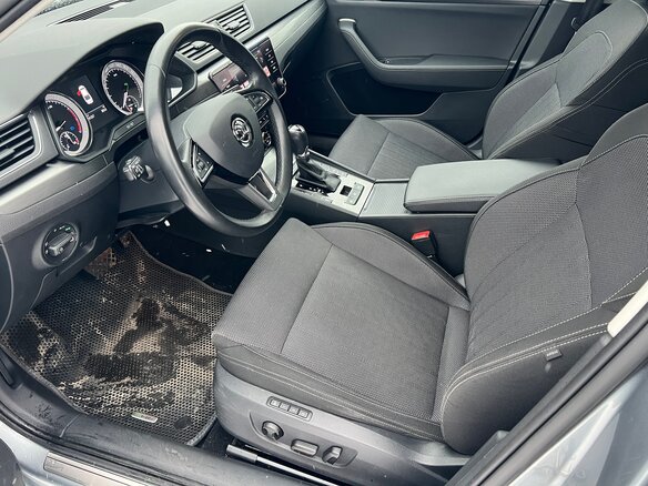 2019 Skoda Superb III Рестайлинг, серый, 2500000 рублей - вид 4