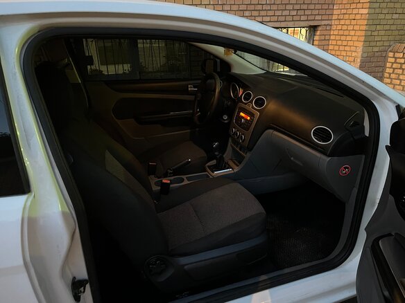 2010 Ford Focus II Рестайлинг, белый, 420000 рублей - вид 15