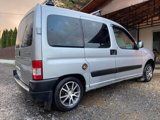2010 Peugeot Partner I Рестайлинг, серебристый, 499000 рублей, вид 3