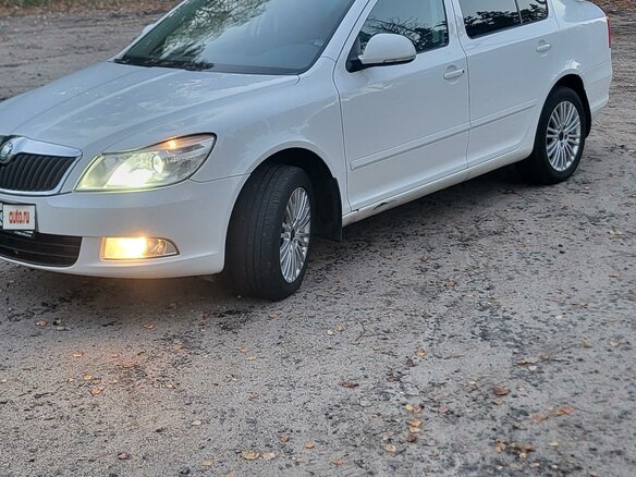 2013 Skoda Octavia II (A5) Рестайлинг, белый, 1190000 рублей - вид 7