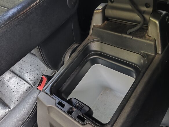2006 Land Rover Discovery III, чёрный, 1000000 рублей - вид 3