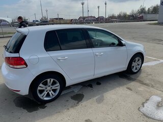 2011 Volkswagen Golf VI, белый, 670000 рублей, вид 3
