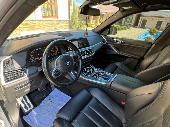 2021 BMW X5 30d IV (G05/G18), белый, 10150000 рублей - вид 13