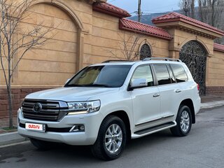 2021 Toyota Land Cruiser 200 Series Рестайлинг 2, белый, 10500000 рублей, вид 1