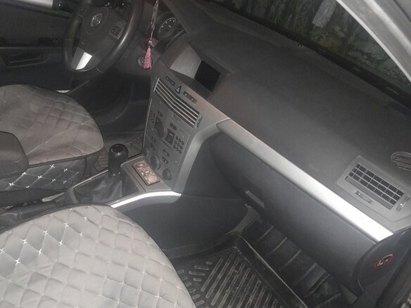 2010 Opel Astra H Рестайлинг, серый, 1000000 рублей - вид 1