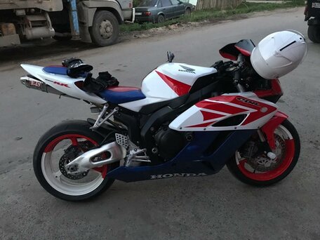 2004 Honda CBR 1000 RR/RA Fireblade, красный, 600000 рублей, вид 4
