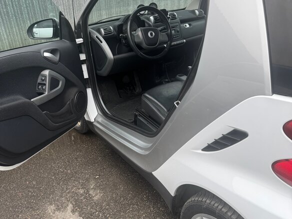 2010 Smart Fortwo II, белый, 800000 рублей - вид 9