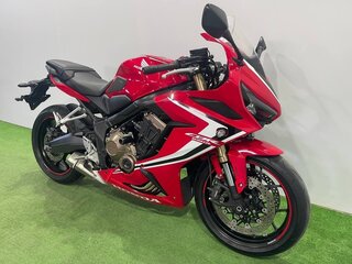 2020 Honda CBR 650R, красный, 800000 рублей, вид 1