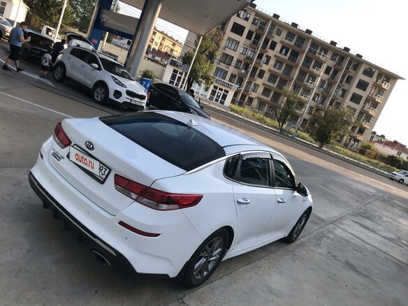 2019 Kia Optima IV Рестайлинг, белый, 2500000 рублей - вид 15