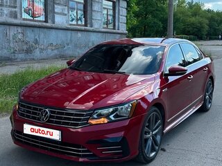 2017 Volkswagen Passat (North America and China) I Рестайлинг, красный, 2150000 рублей, вид 1
