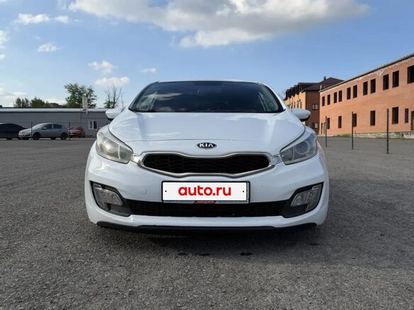 2013 Kia Ceed II, белый, 1100000 рублей - вид 1