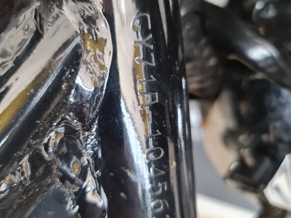 2010 Suzuki GSX 1400, белый - вид 18