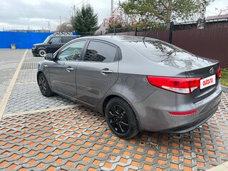 2015 Kia Rio III Рестайлинг, серый, 799999 рублей, вид 4