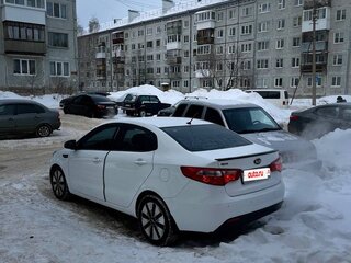 2014 Kia Rio 4-speed III, белый, 1300000 рублей, вид 5