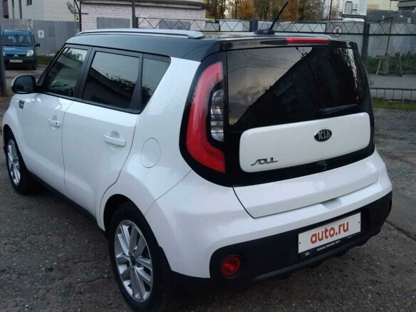2017 Kia Soul II Рестайлинг, белый, 1442000 рублей - вид 6