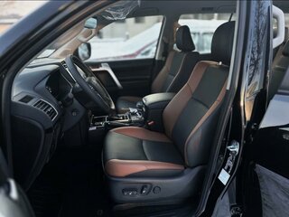2023 Toyota Land Cruiser Prado 150 Series Рестайлинг 3, чёрный, 6500000 рублей, вид 4