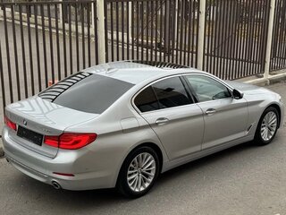 2020 BMW 5 серии 530i VII (G30/G31/G38), серый, 4700000 рублей, вид 3