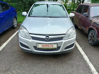 2011 Opel Astra H Рестайлинг, серебристый, 850000 рублей, вид 2