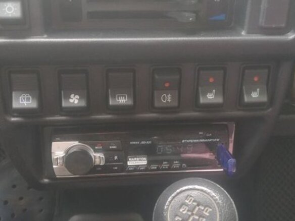 2019 Lada (ВАЗ) 2121 (4x4) Urban I Рестайлинг, серебристый, 895000 рублей - вид 3