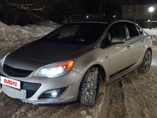 2013 Opel Astra J Рестайлинг, серебристый, 780000 рублей, вид 2
