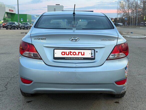 2013 Hyundai Solaris I, серый, 540000 рублей - вид 2