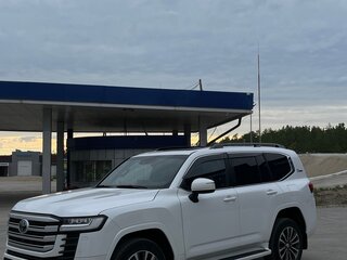 2021 Toyota Land Cruiser 300 Series, белый, 10700000 рублей, вид 1