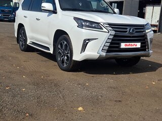 2017 Lexus LX 570 III Рестайлинг 2, белый, 7900000 рублей, вид 3