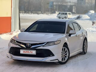 2017 Toyota Camry VIII (XV70), белый, 2650000 рублей, вид 1