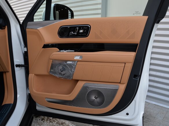 2025 Zeekr 9X 70 kWh, белый - вид 30