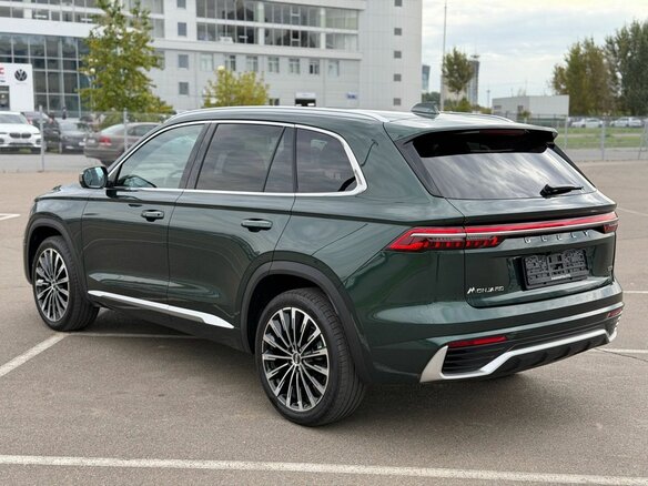 2026 Geely Monjaro I Рестайлинг 2 (China Market), зелёный, 4200000 рублей - вид 4