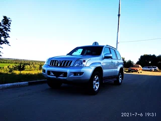 2007 Toyota Land Cruiser Prado 5-speed 120 Series Рестайлинг, серебристый, 1700000 рублей, вид 3
