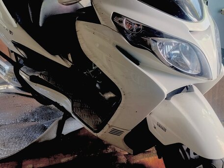 2008 Suzuki Burgman (SkyWave) 400, белый, 220000 рублей, вид 5